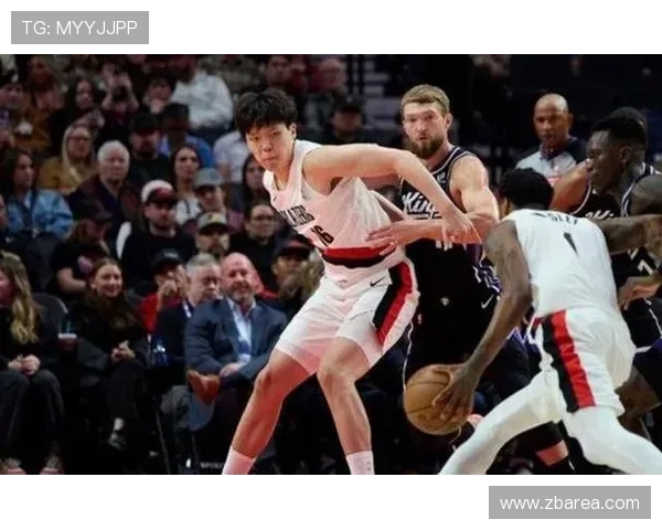 开拓者与爵士交锋，季前赛拉开序幕